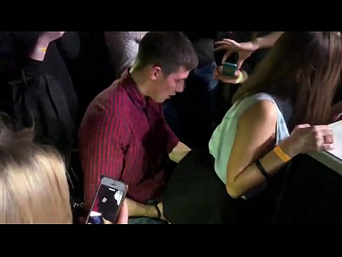 ❤️ Настоящий секс в русском ночном клубе. 18-летняя русская девушка в анал и влагалище трахается в ночном клубе Русское порно на нашем сайте liporno.ru ️❤